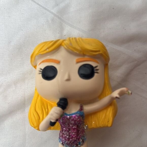 Taylor Swift Resin Pop Music Ornament with Yellow Hair and Sparkly Outfit. - Picture 4 of 6